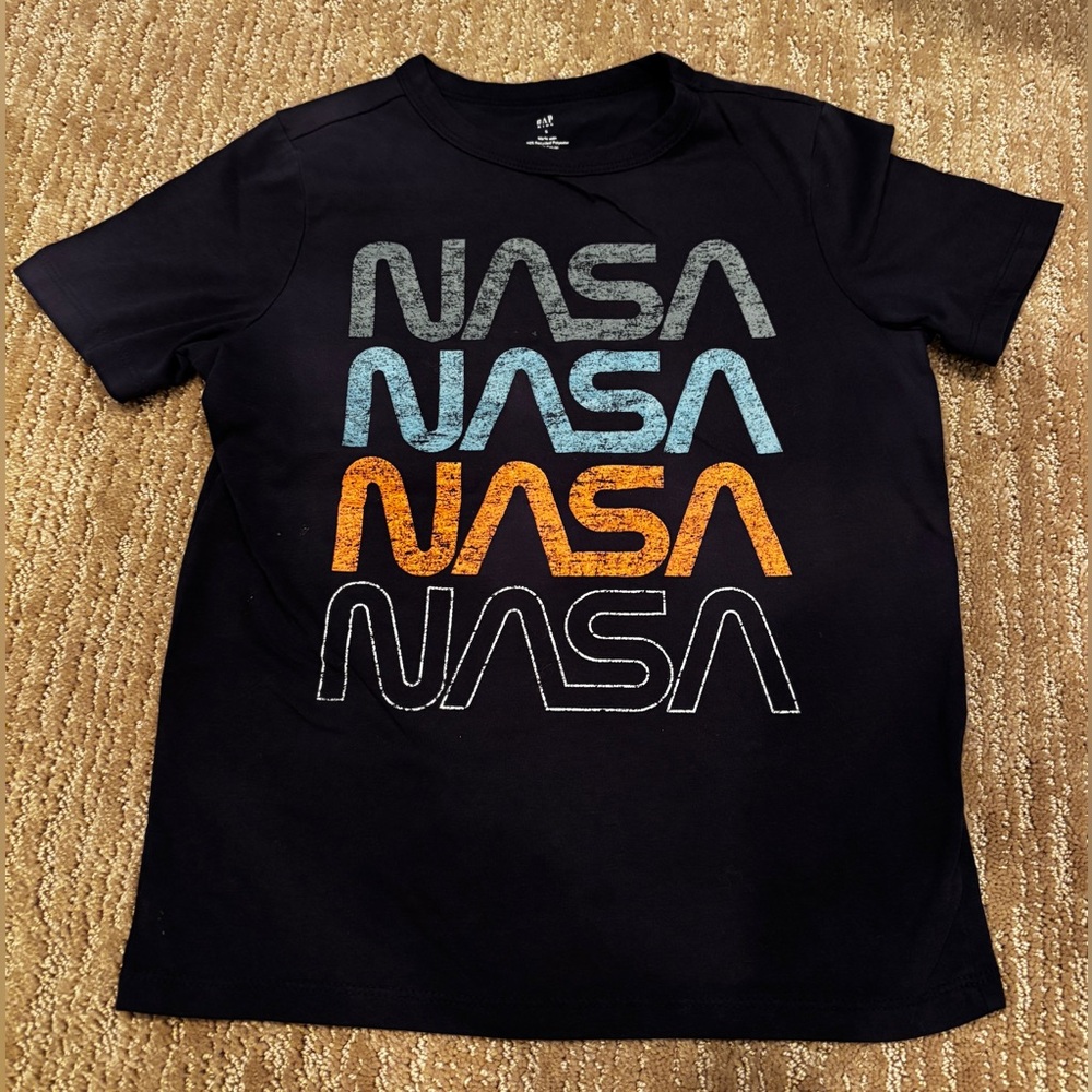 Gap Kids NASA T-shirt, Size Small (6/7)